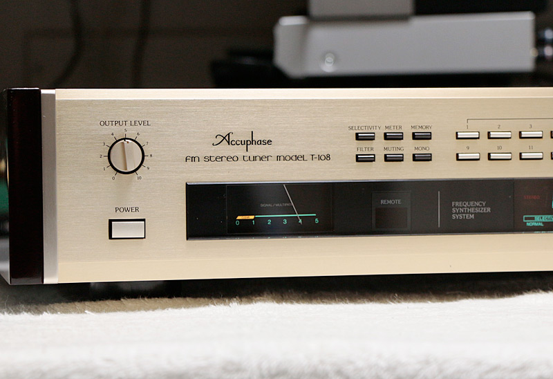 高精度FMチューナーいいです！ Accuphase T-108