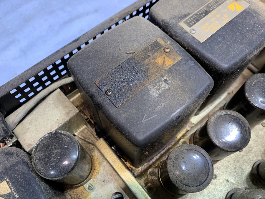 LUXMAN SQ38FD 出力トランスの上部